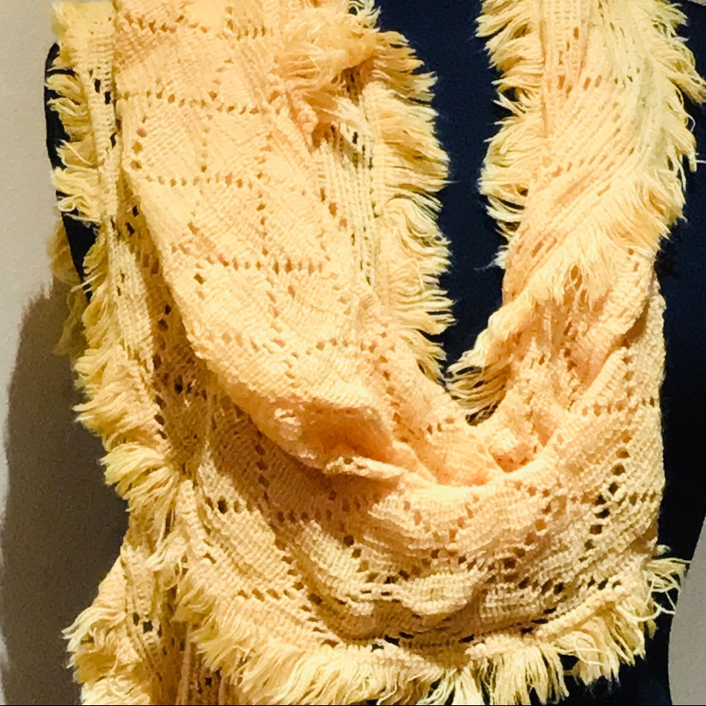 Scarf with fringe